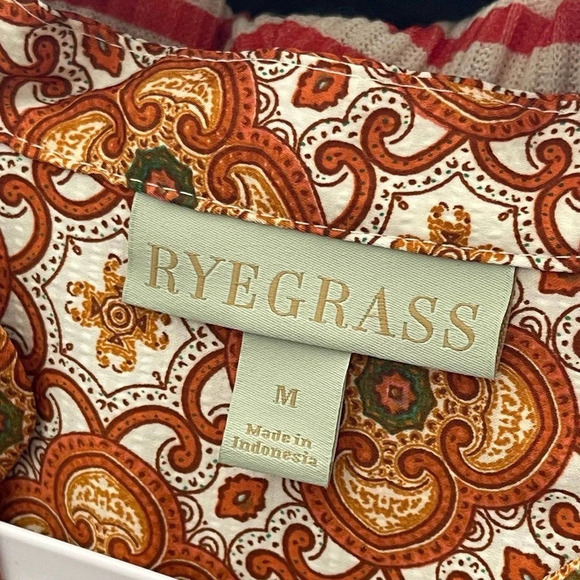 Ryegrass Button Front Silky Satin Top Size Medium - Picture 6 of 8